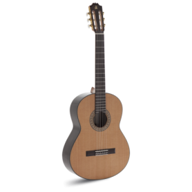 Admira A6 Electrificada Con Fishman Serie Artesanía [Guitarra Clásica]